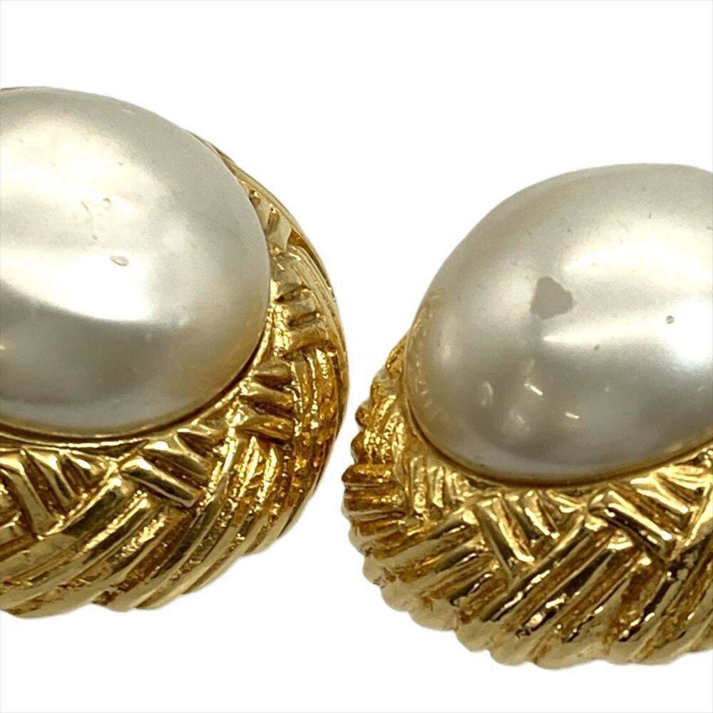 CHANEL Gold Pearl Earrings - Picture 6 of 7